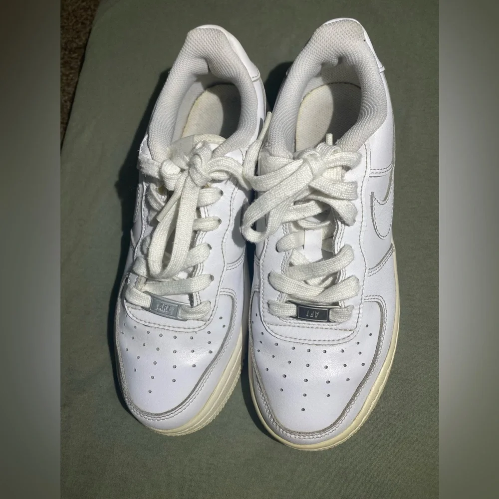 Nike Air White Sneakers with Silver Accents Size 5Y